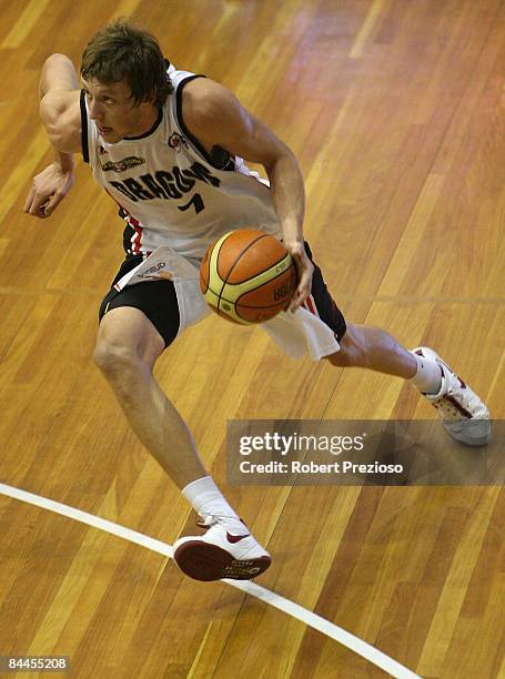 Joe Ingles of the Dragons drives to the basket during the round 20 NBL match between the Melbourne Tigers and the South Dragons held at the State...