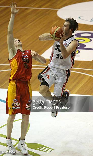 Mark Worthington of the Dragons has a shot at the basket during the round 20 NBL match between the Melbourne Tigers and the South Dragons held at the...