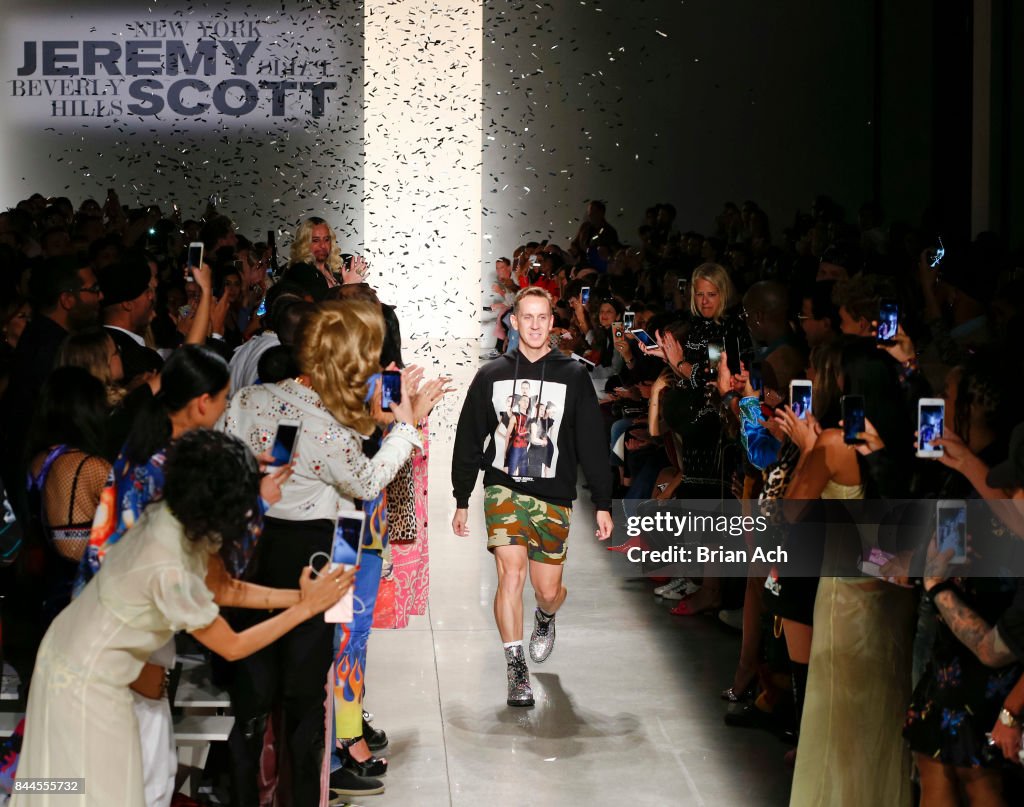 Jeremy Scott - Runway - September 2017 - New York Fashion Week: The Shows