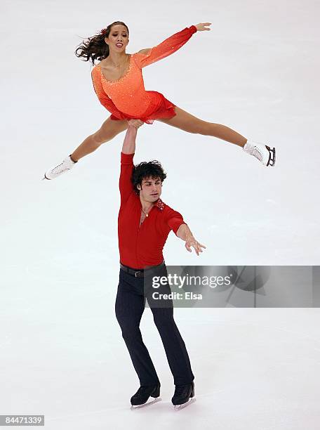 Keauna McLaughlin and Rockne Brubaker compete in the pairs free skate during the AT&T US Figure Skating Championships on January 24, 2009 at the...