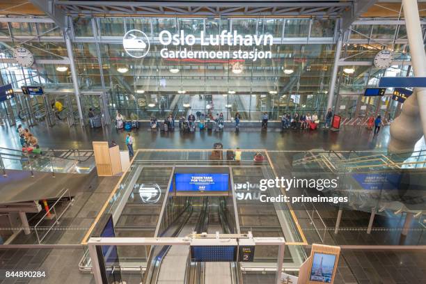 oslo-gardermoen flughafen in oslo. - oslo city hall stock-fotos und bilder