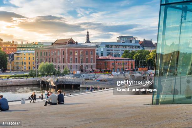 oslo, vista do edifício de balé e ópera nacional norueguês - oslo - fotografias e filmes do acervo