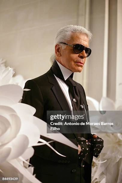 Karl Lagerfeld attends the Chanel fashion show during Paris Fashion Week Haute Couture Spring/Summer 2009 at Pavillon Cambon Capucines on January 27,...