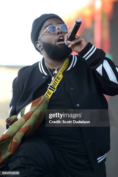 24 7 Rapper 40 24hrs (Rapper) Stock Photos, High-Res Pictures, and Images - Getty ...
