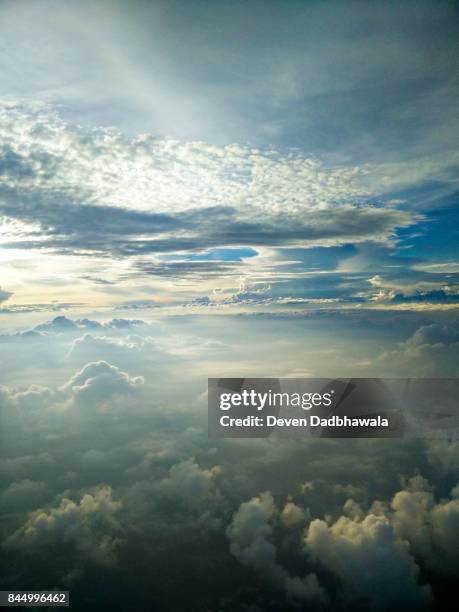 clouds - light rainfall in mumbai stock pictures, royalty-free photos & images