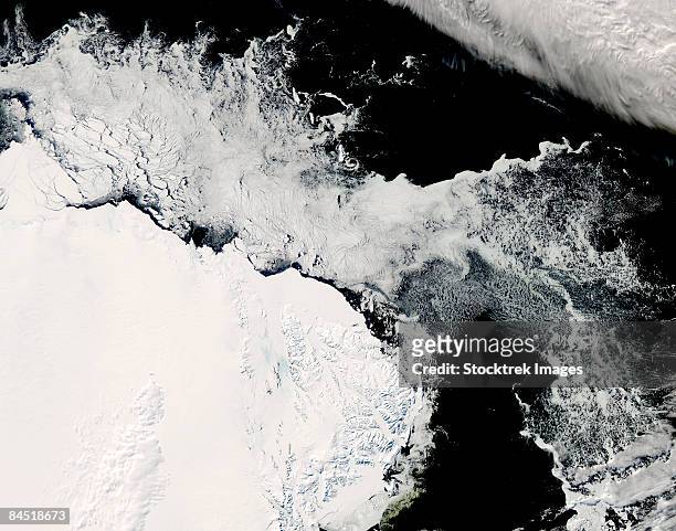sea ice in the southern ocean. - permafrost stock-fotos und bilder