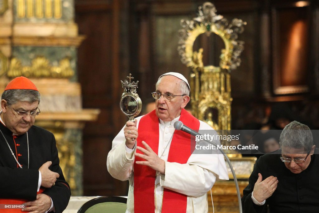 Pope Francis keeps the ampoule with the blood of San Gennaro...