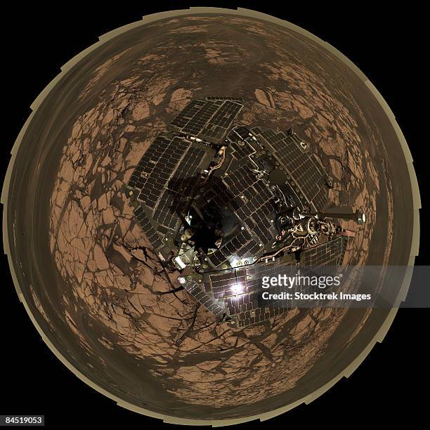 bird's-eye view of opportunity at erebus on planet mars. - astronomy bird stock-fotos und bilder