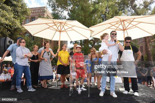 Caroline Styne, David Lentz, Suzanne Goin, Alex's Lemonade Stand Foundation Co-Executive Directors JJay Scott and Liz Scott, Jane Kimmel, Jimmy...