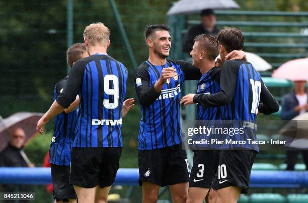 Matteo Rover of FC Internazionale celebrates his first goal with his teammates during the Serie A Primavera match between FC Internazionale U19 and...
