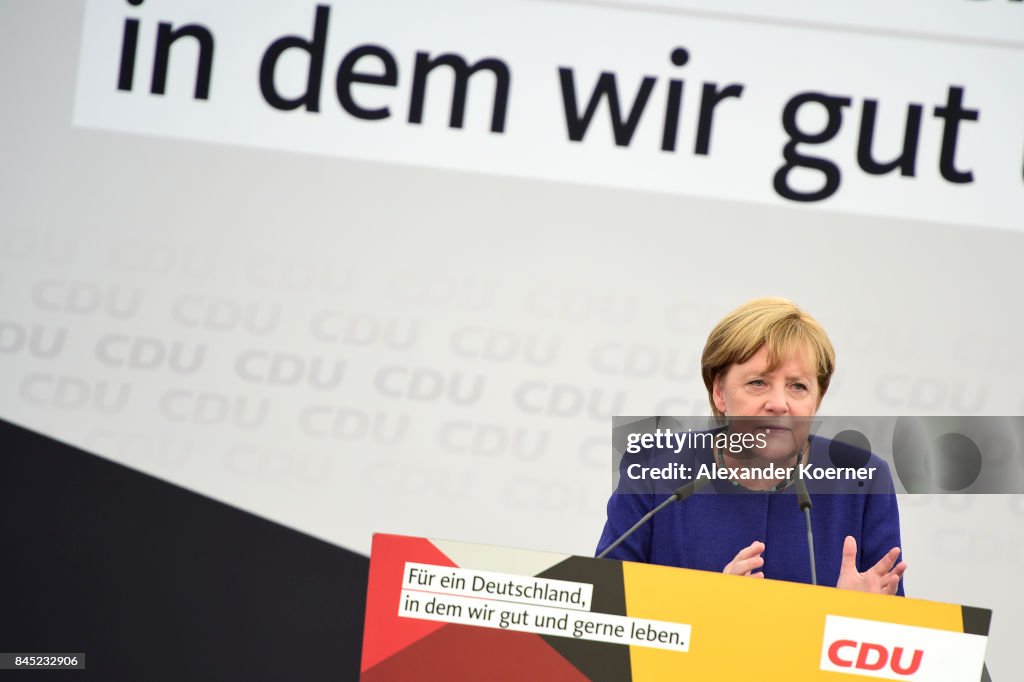 Merkel Campaigns In Delbruck