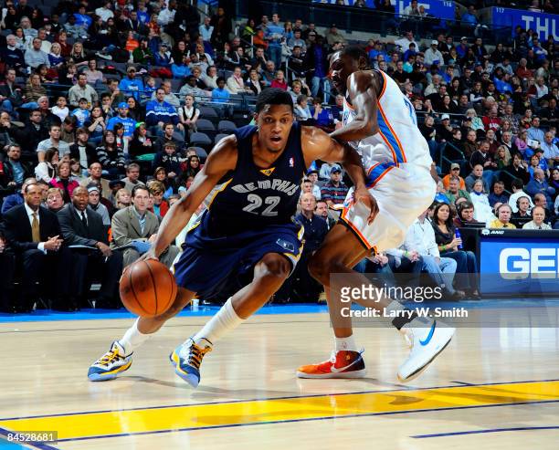 Rudy Gay of the Memphis Grizzlies goes to the basket against Kevin Durant of the Oklahoma City Thunder at the Ford Center on January 28, 2009 in...