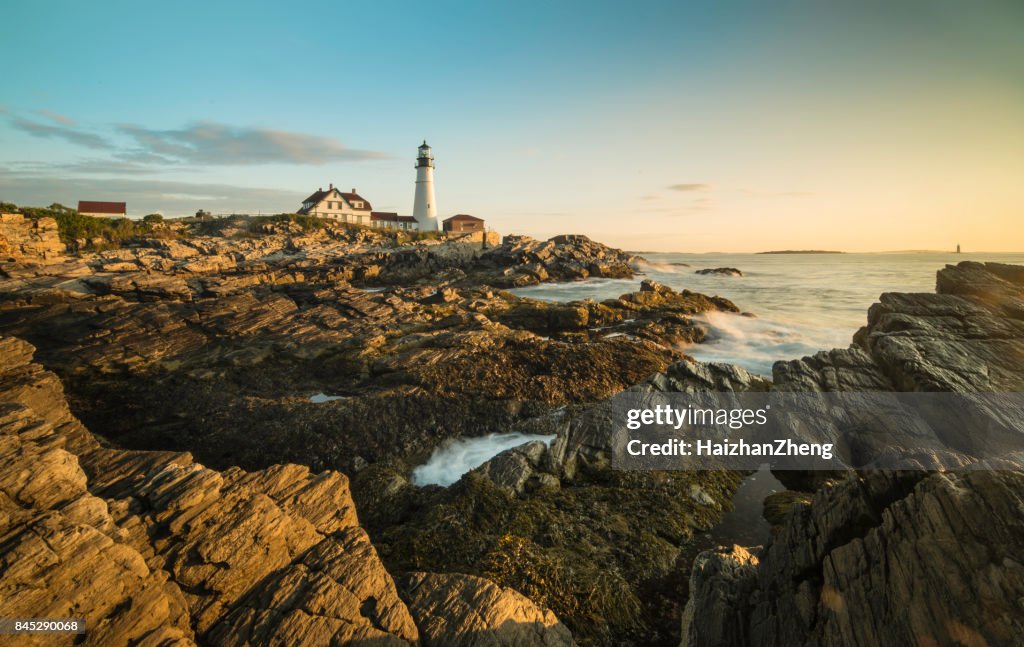 Farol de Portland Head, Maine, EUA, ao nascer do sol