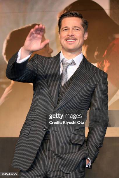 Actor Brad Pitt waves to fans during 'The Curious Case of Benjamin Button' Japan Premiere at Roppongi Hills on January 29, 2009 in Tokyo, Japan. The...