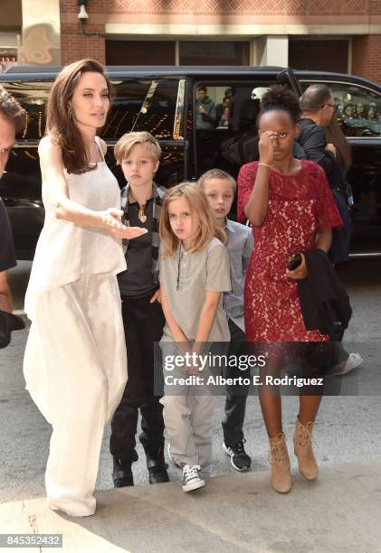 Knox Lon Jolie Pitt Photos And Premium High Res Pictures - Getty Images