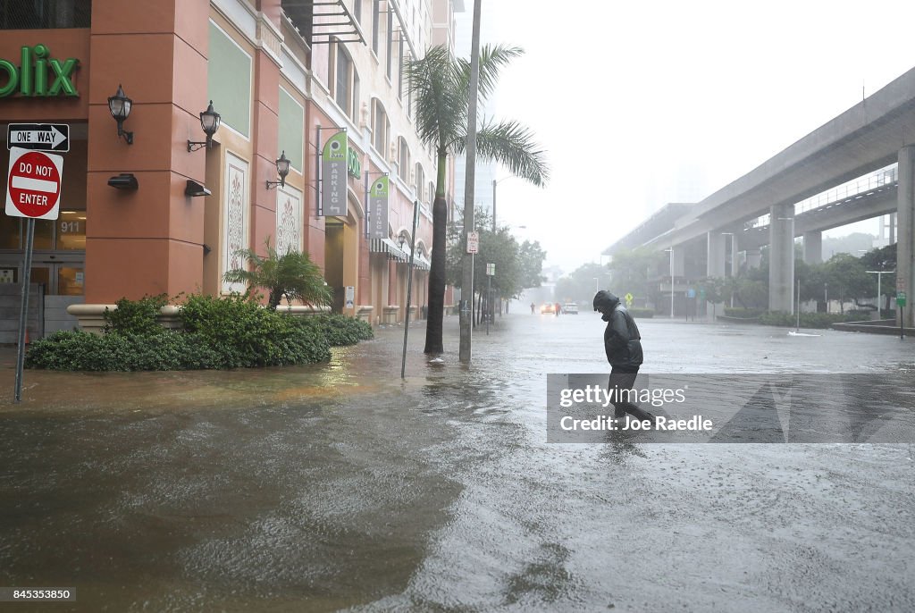 Powerful Hurricane Irma Slams Into Florida