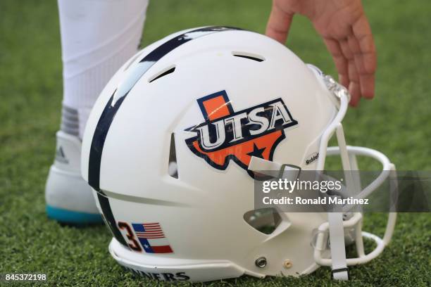 Utsa Helmets Photos and Premium High Res Pictures - Getty Images