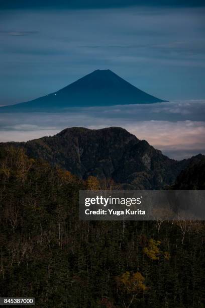 mt. fuji from the southern alps - minami alps foto e immagini stock