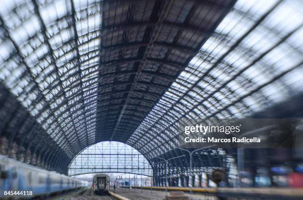 main railway station in buenos aires - radicella stock pictures, royalty-free photos & images