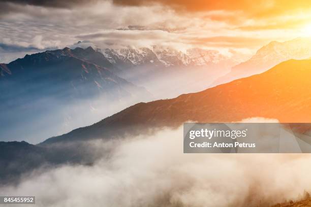 beautiful mountain landscape at sunrise. nepal, himalayas - gokyo valley stock pictures, royalty-free photos & images