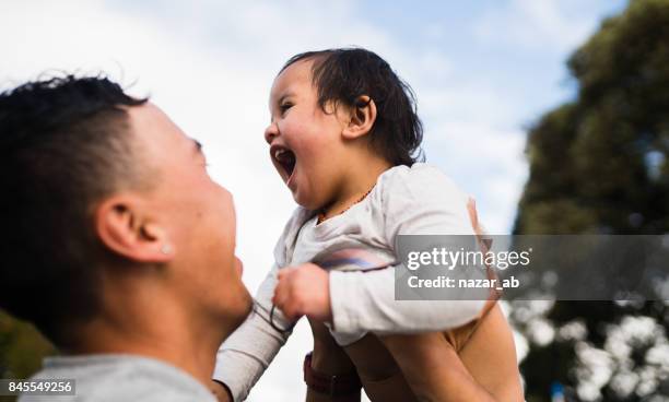 familias de nueva zelanda. - maorí fotografías e imágenes de stock