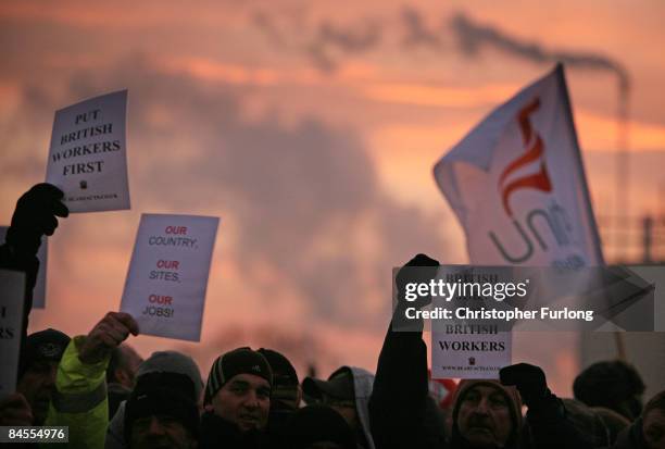 Protestors gather at sunrise at the Lindsey oil refinery in North Lincolnshire on January 30, 2009 near Grimsby, United Kingdom. Several hundred...