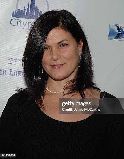 Linda Fiorentino attends the 21st Annual Citymeals-on-Wheels' Power Lunch for Women at The Rainbow Room in New York November 16,2007