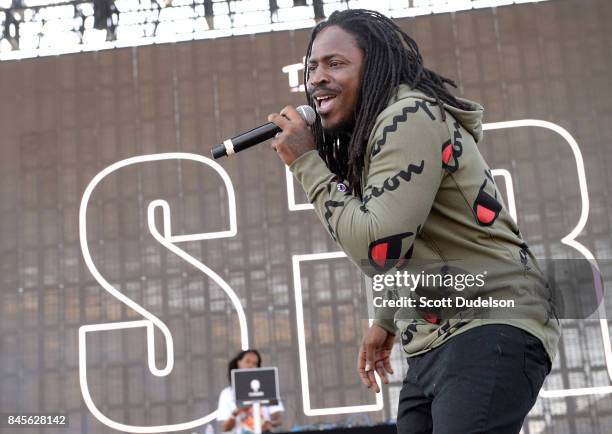 580 Sir Angel Stock Photos, High-Res Pictures, and Images - Getty Images