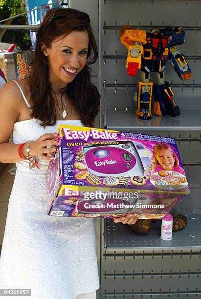 90 Easy Bake Oven Stock Photos, High-Res Pictures, and Images - Getty Images