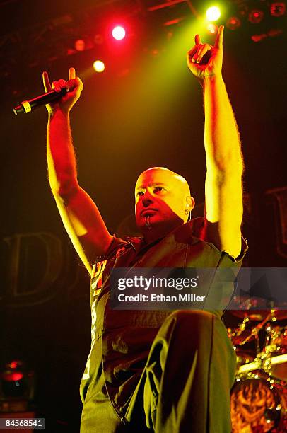 Disturbed Signer 1,611 Draiman Stock Photos, High-Res Pictures, and Images - Getty Images
