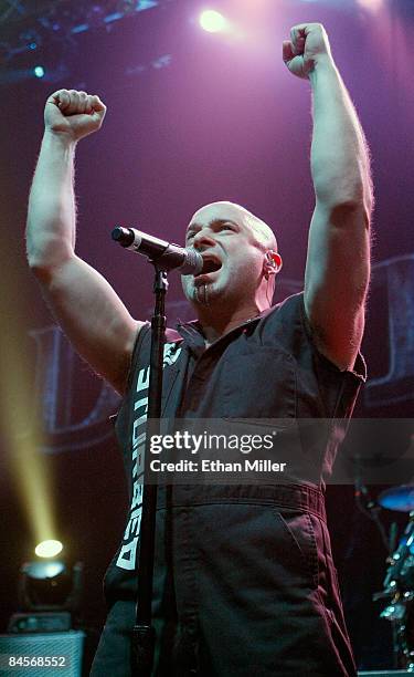 Disturbed Signer 1,467 Draiman Stock Photos, High-Res Pictures, and Images - Getty Images
