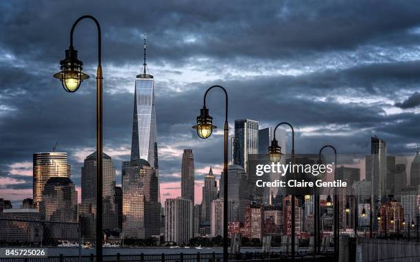 city lights - world financial center stock-fotos und bilder