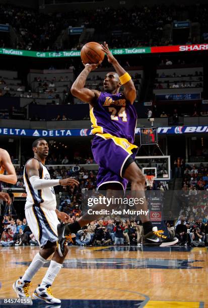 Kobe Bryant of the Los Angeles Lakers shoots in a game against the Memphis Grizzlies on January 31, 2009 at FedExForum in Memphis, Tennessee. NOTE TO...