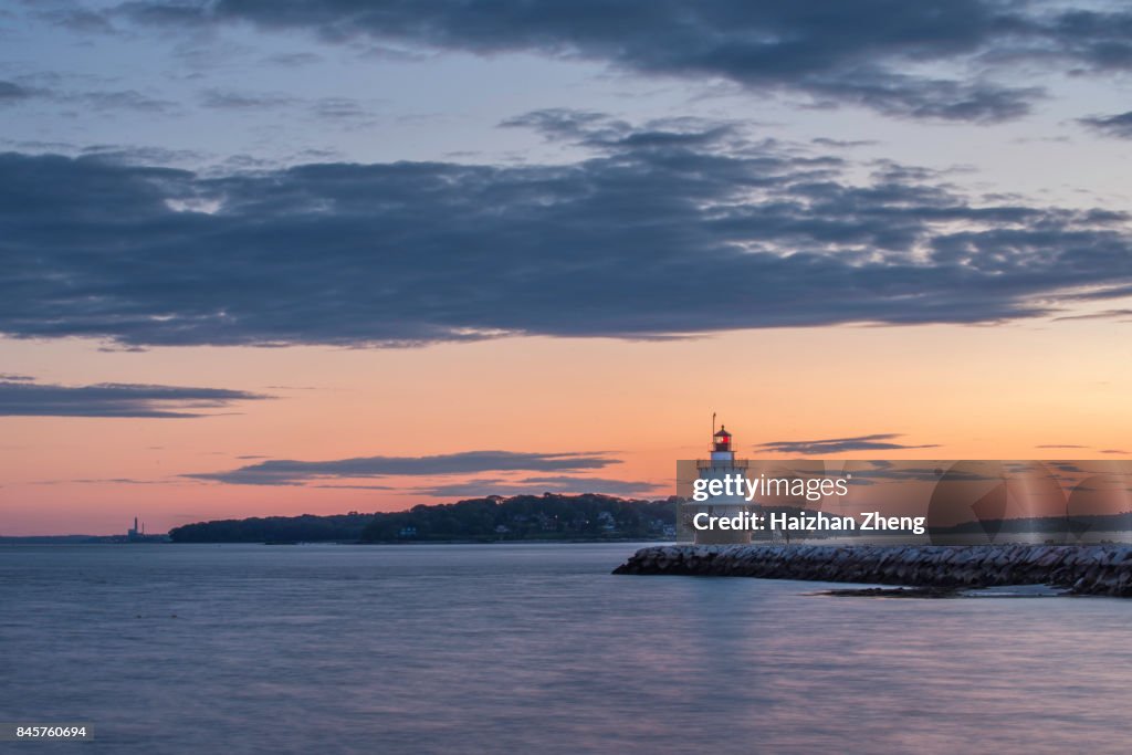 Amanecer en el muelle saliente punto Faro