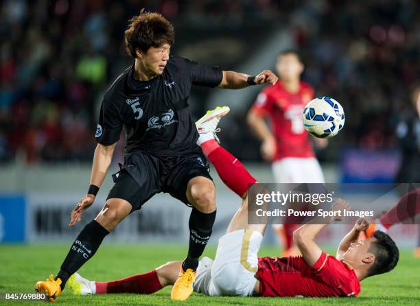 Seongnam FC defender Lim Chaimin in action during the 2015 AFC Champions League Round of 16 1st leg match between Seongnam FC and Guangzhou...