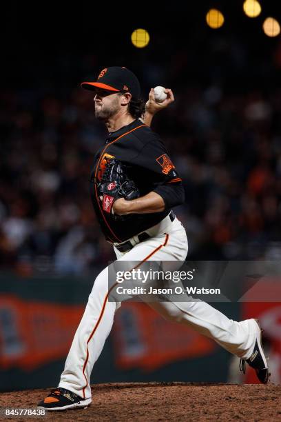 Cory Gearrin of the San Francisco Giants pitches against the Arizona Diamondbacks during the eighth inning at AT&T Park on August 5, 2017 in San...