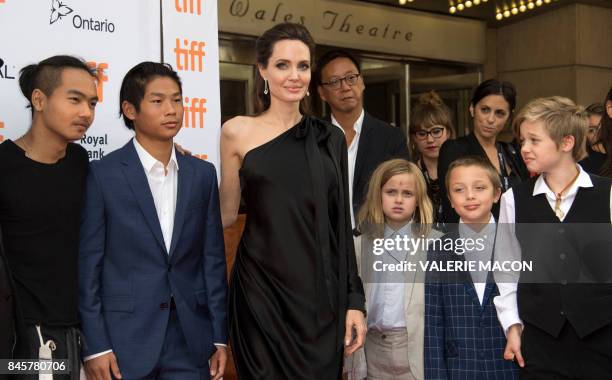 Maddox Chivan Jolie-Pitt, Pax Thien Jolie-Pitt, Angelina Jolie, Vivienne Marcheline Jolie-Pitt, Knox Leon Jolie-Pitt and Shiloh Nouvel Jolie-Pitt...