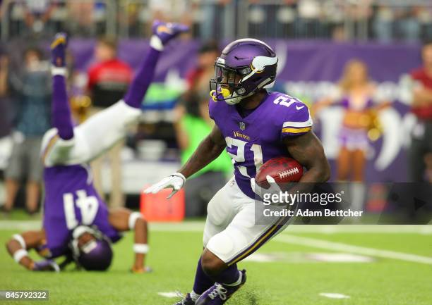 Jerick McKinnon of the Minnesota Vikings carries the ball in the first quarter of the game against the New Orleans Saints on September 11, 2017 at...