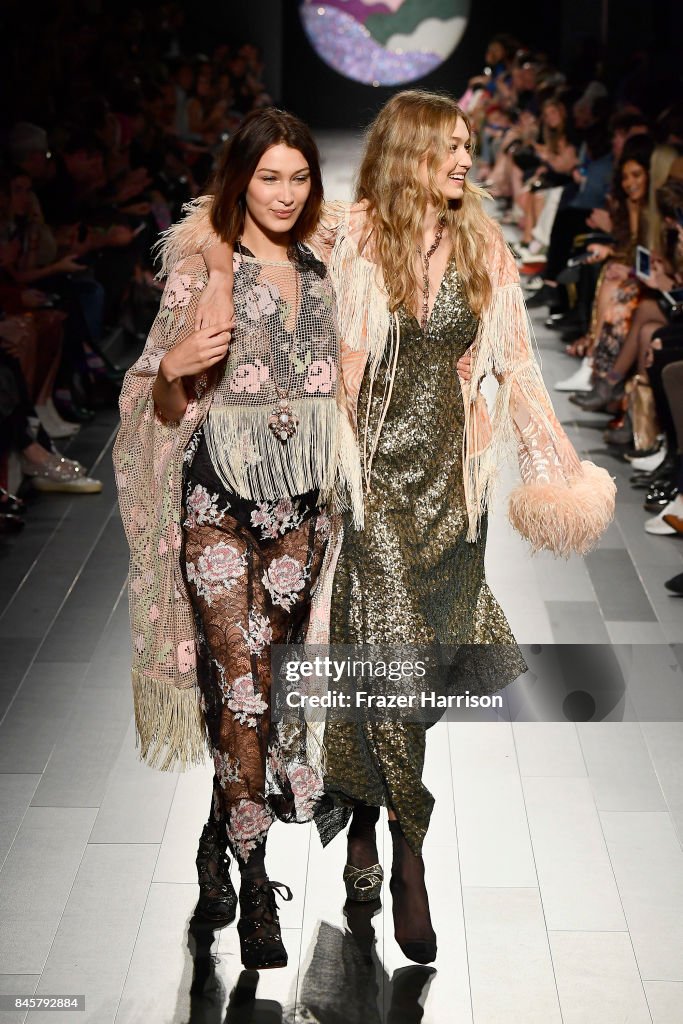 Anna Sui - Runway - September 2017 - New York Fashion Week: The Shows