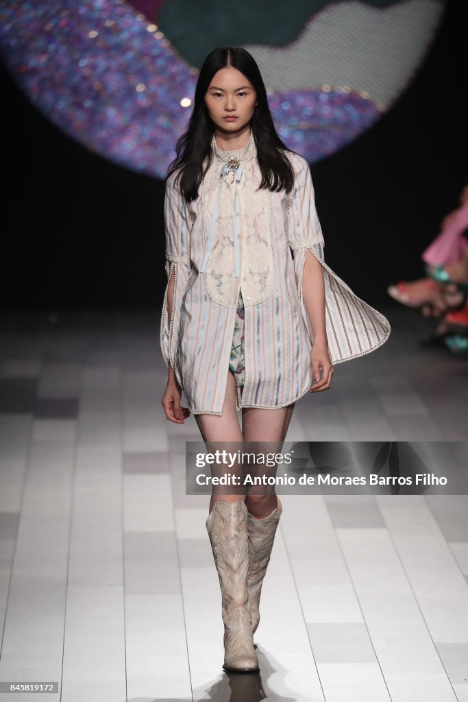 Anna Sui - Runway - September 2017 - New York Fashion Week: The Shows