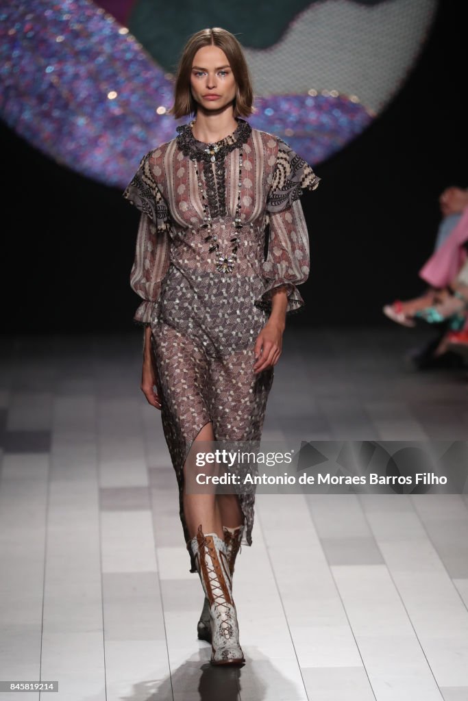 Anna Sui - Runway - September 2017 - New York Fashion Week: The Shows