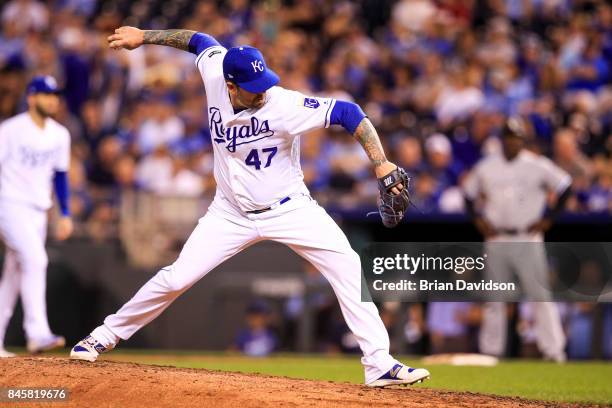 Peter Moylan of the Kansas City Royals pitches against the Chicago White Sox during the fourth inning at Kauffman Stadium on September 11, 2017 in...