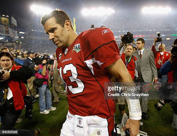 Kurt Warner of the Arizona Cardinals walks off of the field after being defeated by the Pittsburgh Steelers in Super Bowl XLIII on February 1, 2009...
