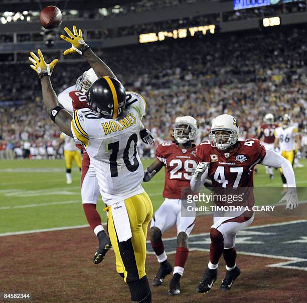 Santonio Holmes of the Pittsburgh Steelers catches a seven-yard touchdown pass with 35 seconds remaining for a 27-23 victory over the Arizona...
