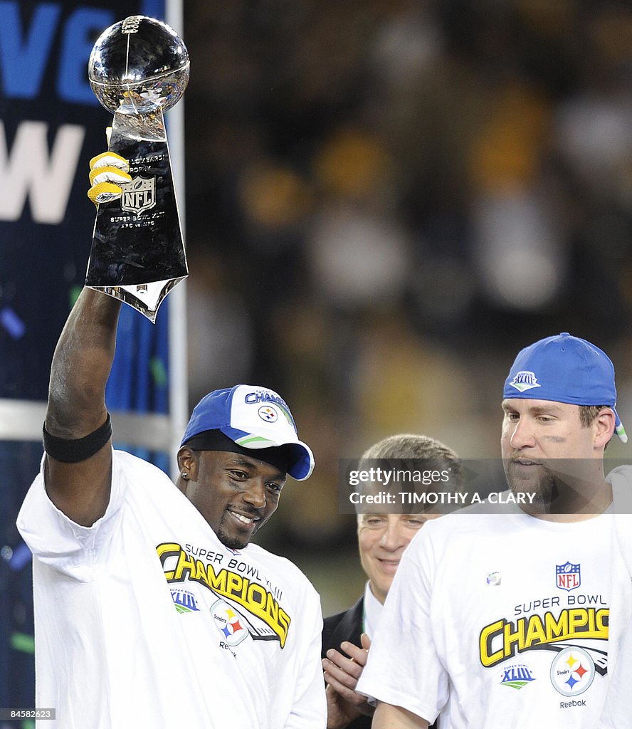 Super Bowl XLIII MVP Santonio Holmes (L)