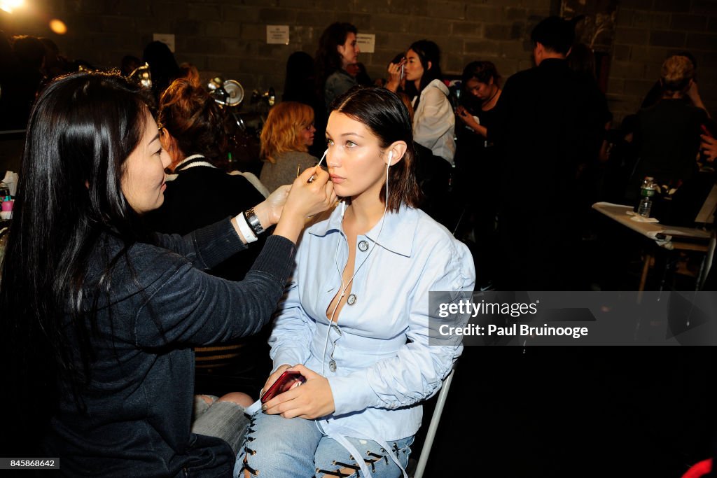Anna Sui - Backstage - September 2017 - New York Fashion Week: The Shows