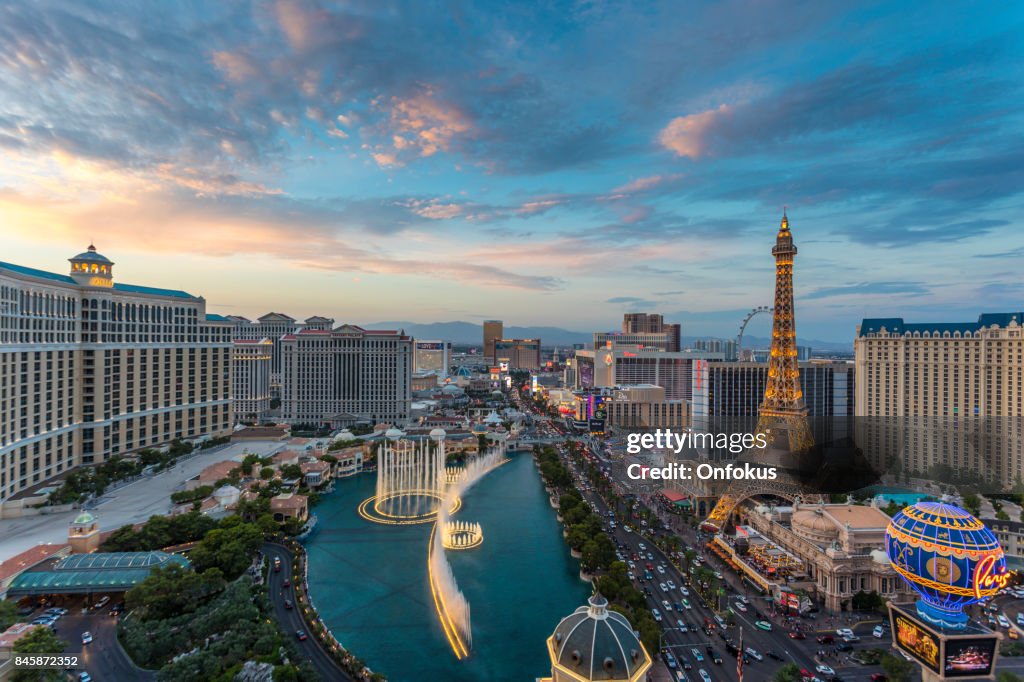 Stadtbild Las Vegas Skyline bei Sonnenuntergang