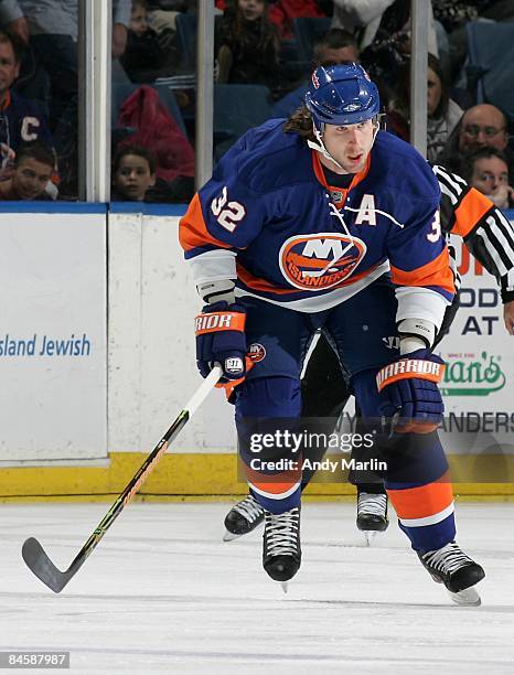 Brendan Witt of the New York Islanders skates against the Florida Panthers during the game at the Nassau Coliseum on January 31,2009 in Uniondale,...