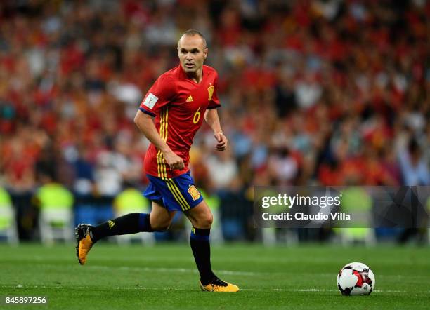 Andrés Iniesta of Spain in action during the FIFA 2018 World Cup Qualifier between Spain and Italy at Estadio Santiago Bernabeu on September 2, 2017...