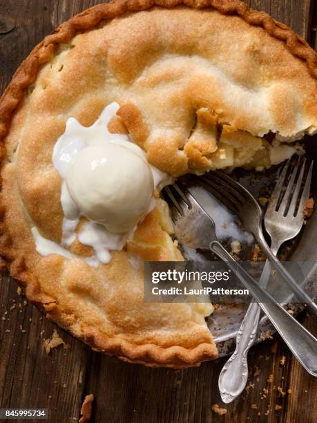 home made apple pie - apple pie a la mode stock pictures, royalty-free photos & images